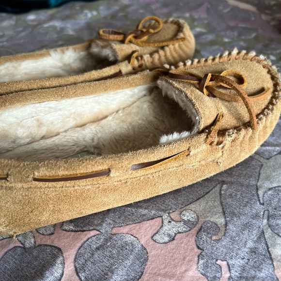 NWOT Minnetonka Moccasins - Picture 3 of 7